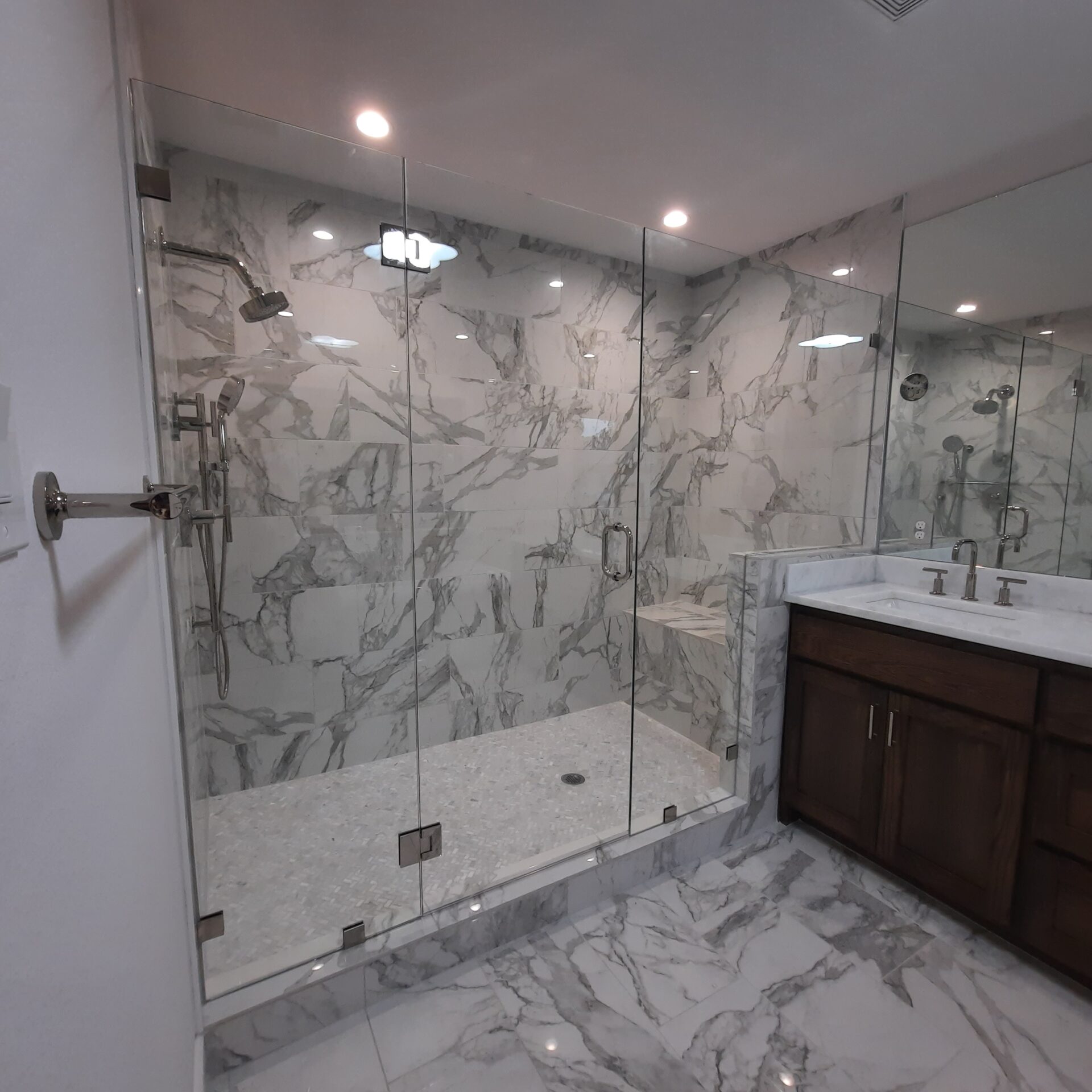 Frameless shower doors